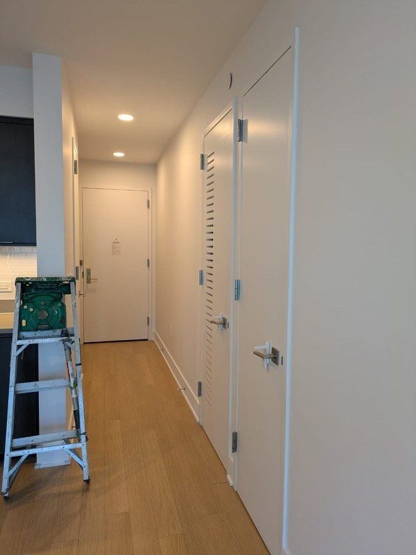 Painted residential rooms and millwork — photo 25 of 26