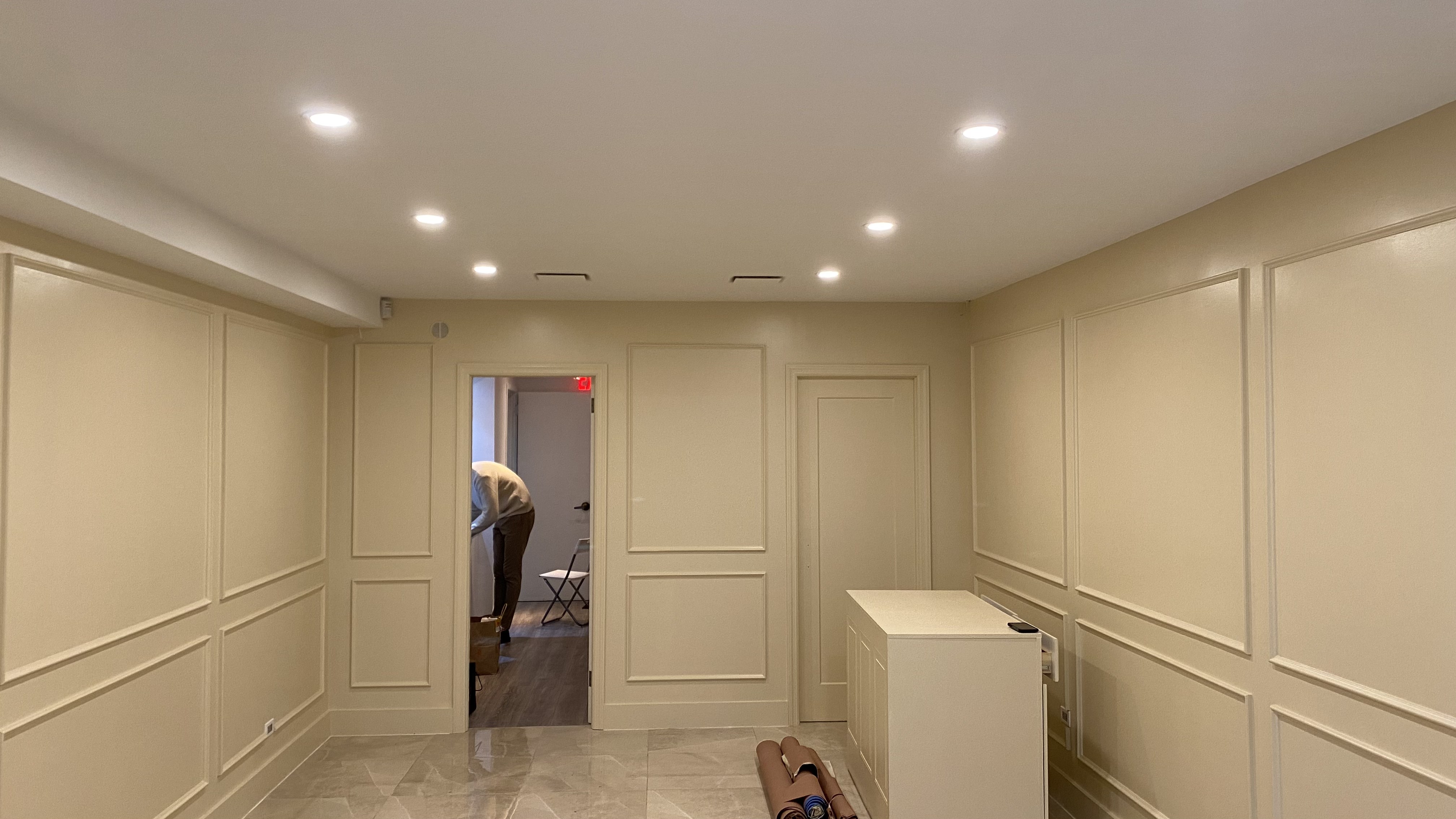 Finished SOHO storefront with painted walls and custom molding — photo 3 of 4